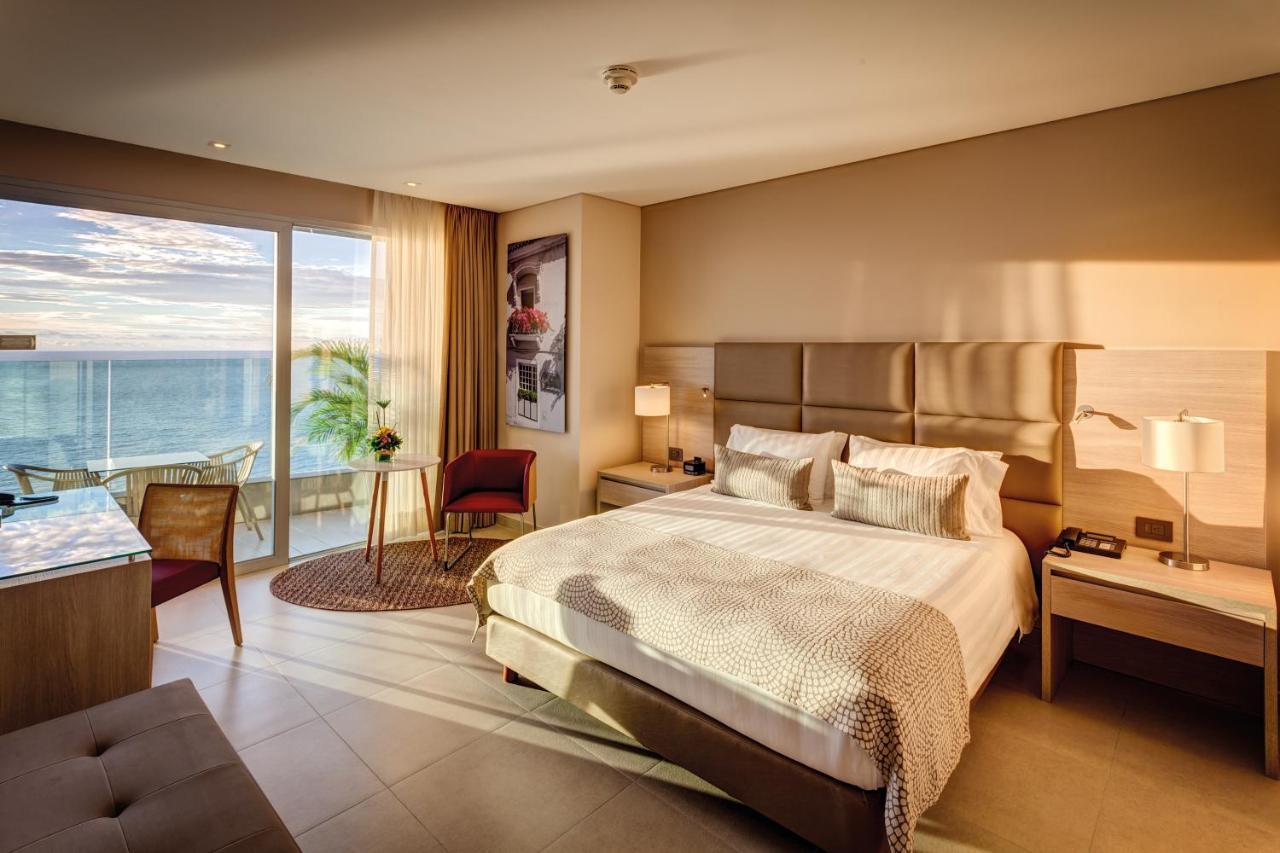 Estelar Cartagena De Indias Hotel Y Centro De Convenciones Exterior photo A room at the hotel