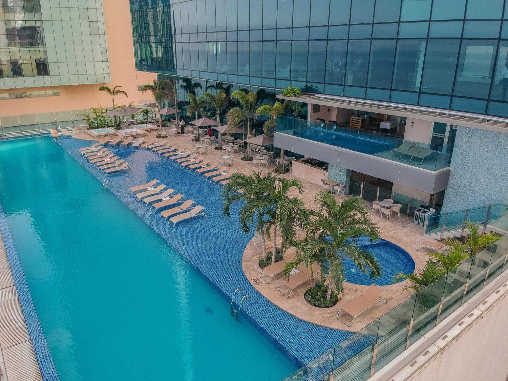 Estelar Cartagena De Indias Hotel Y Centro De Convenciones Exterior photo The pool at the hotel