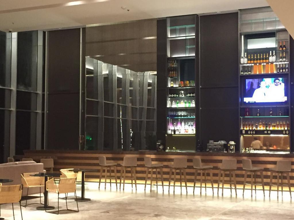 Estelar Cartagena De Indias Hotel Y Centro De Convenciones Exterior photo The bar at the lounge